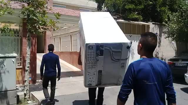 حمل یخچال و وسایل سنگین توسط بهترین شرکت حمل اثاثیه منزل در اصفهان